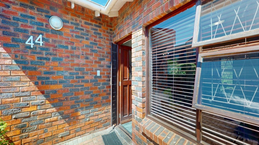 2 Bedroom Property for Sale in Kabega Park Eastern Cape